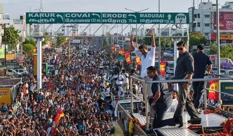 Emergency responders at Karur stampede site in Tamil Nadu